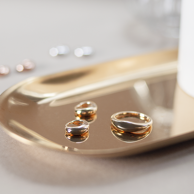 7mm belly gold huggies